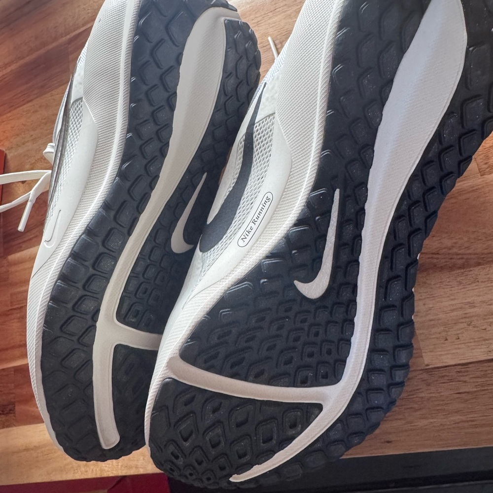 Nike Women downshifter 13 Athletic Shoes size 7.5 NIB - Picture 8 of 10